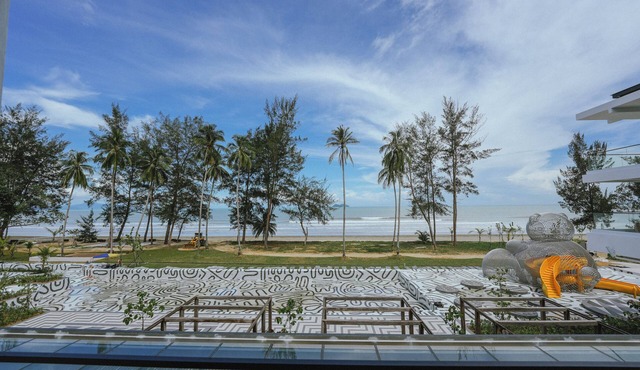 Roxy Beach Resort