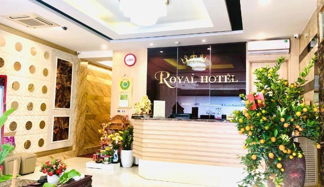 Royal Hotel 60 Nghi Tàm by Bay Luxury