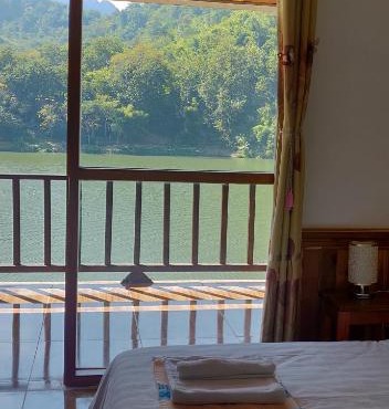 Sabaidee Nongkiaw River View