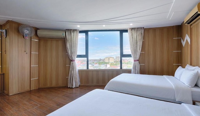 SAILING TOWER Hotel