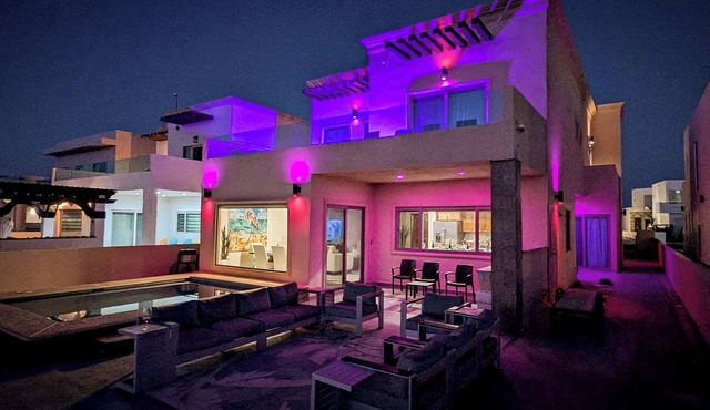 Sand Castle Beach House, Ocean Front & Pool, Jack Nicklaus Signature Golf Course