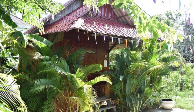 Savet Family Homestay & Tour