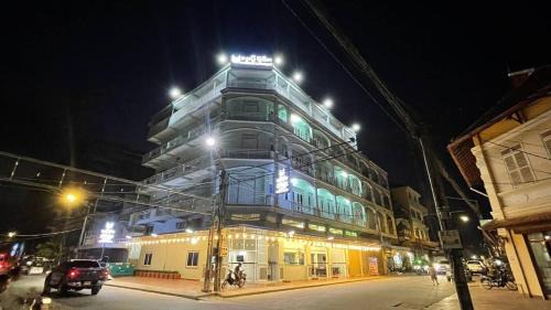 Sawadee Suorsdei Boutique