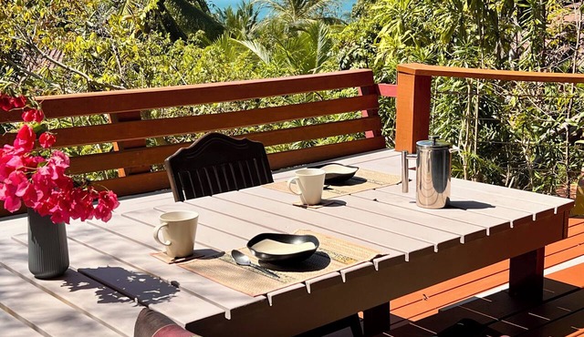 Sea View-Tree Top Beach House: 2 minutes to beach, kitchen, authentic design in Ko Phangan