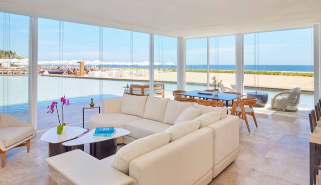 Seaside Serenity with Great Amenities! 5 Swimming Pools, Steps to Nidito Beach