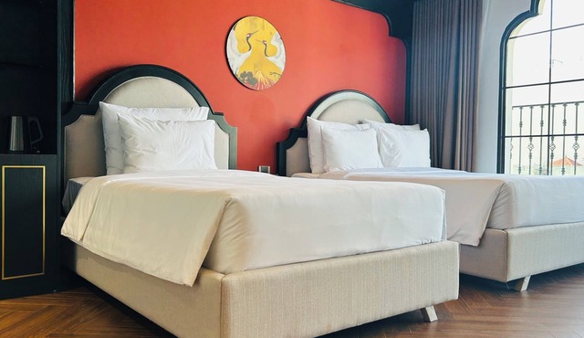 Selah Hanoi Hotel with Bathtub & Balcony, AC at all rooms
