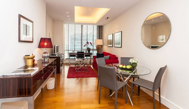 Serviced 2 Bed Penthouse Sky Villa with Pool and BTS