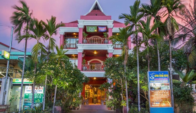 Side Walk Hotel