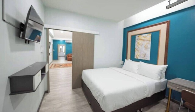 SkyLink Homes Executive Apartment @ Airport Link Prattunam Station & BTS Chidlom