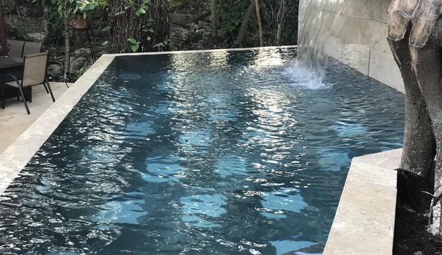 Sleeps 12 short walk to the best beach in Playa, Infiniti pool, AC in all rooms