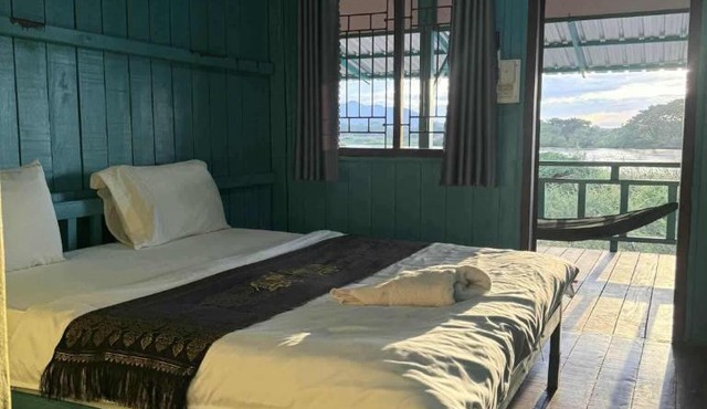 Sompong sunset view guest house