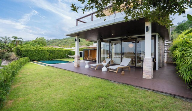 SORA Ocean View 3BR Pool & Sauna