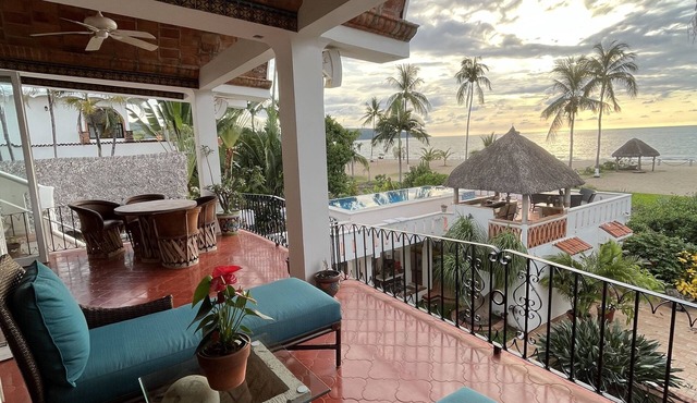 Spacious 2 bedroom oceanfront apartment