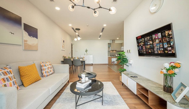 Spacious 3Brs Apt - Large Living room - Amazing Pool & Gym