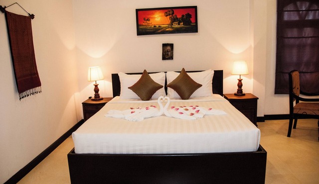 Spacious 5-bedroom house with private pool