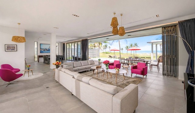Spacious 6 BR Beachfront Villa in Resort with Pool and Gym