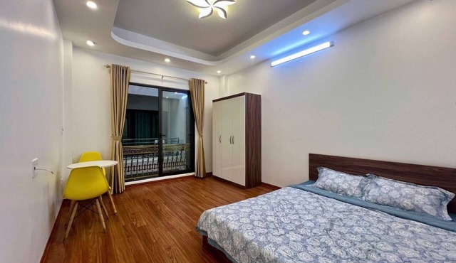 Spacious 8BR House in Tay Ho | Elevator | Perfect for Groups