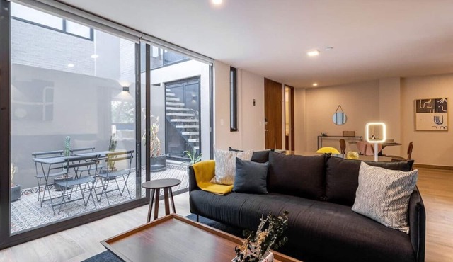Spacious Apartment with Private Terrace | ROMA