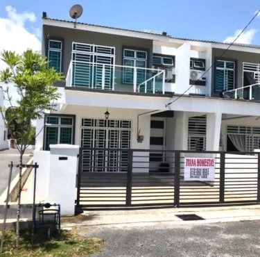 Spacious Family Homestay Near Airport & Beach