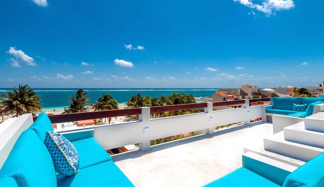 Spectacular ocean views from 3 floors of wide verandas