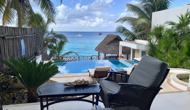 Spectacular Oceanfront Home W/Pool Private. Villa Paradise.