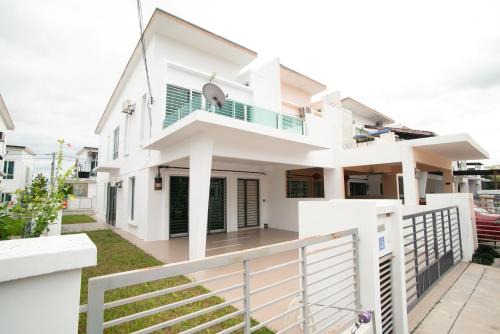 Sri Sendayan D'Tempat Matrix - Spacious Family Home for Up to 19 Guests