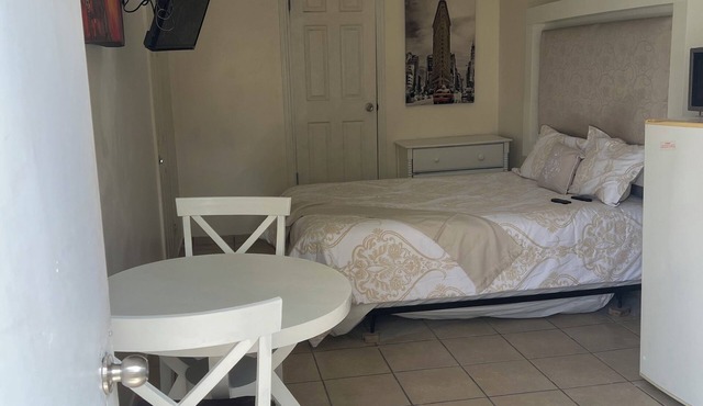 Studio 5 minutes from CAs and embassy in Heroica Nogales