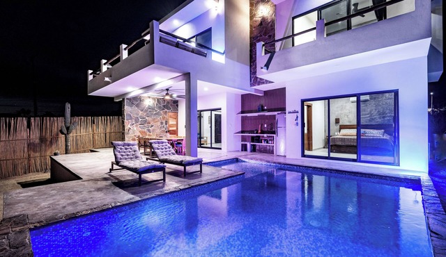 Stunning 3br/3.5ba with Private Pool, Steps from the Beach and Local Hotspots
