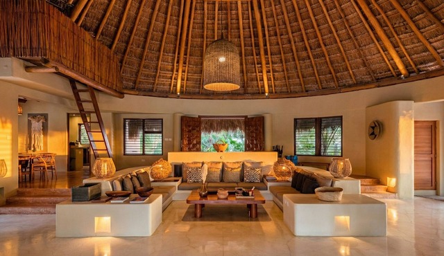 Stunning Casa Nalum - Private beach, pool, lagoon, cinema and more!