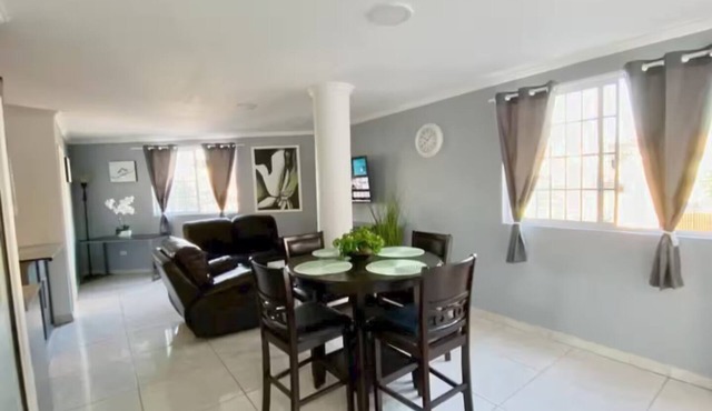 Suite 4 | Safe Area + Parking| 15 min to SY Border in Tijuana