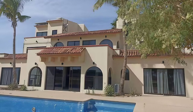 Suite Hab. 6, Campo de Golf, En Zona de Hotelería, Playa, Barra & Balcón privado