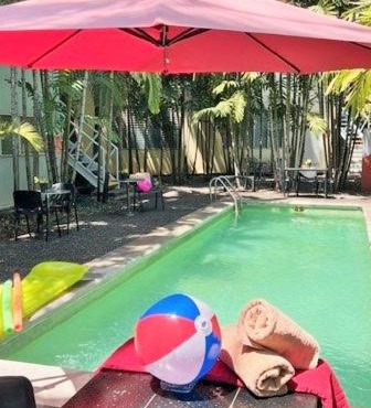 Suites Galván centro Colima, alberca, Wifi, parking in Colima