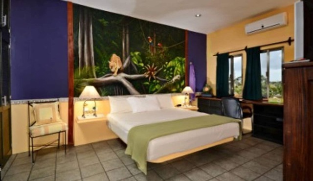 Summer Place Inn Full House