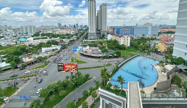 Sunrise City Premium Urban Residence