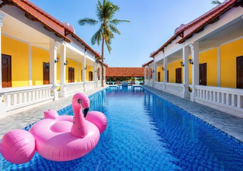 Sunset Cove Boutique Resort