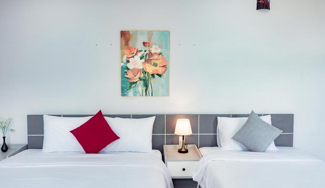 Sunshine Hotel