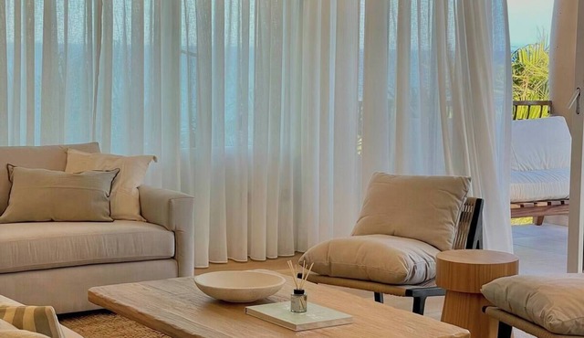 Surfside Luxury at Las Olas - Renovated 3 bed 3 bath condo on Costa Azul Beach