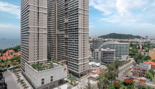 The apartment has full amenities such as , especially very close to the beach