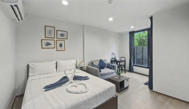 The Base - New Studio Great location, shared Pool in Phuket