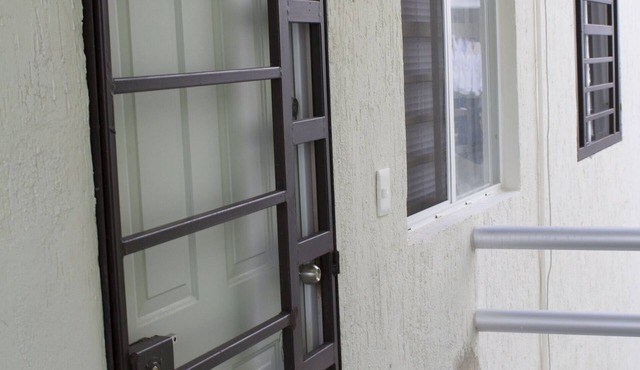 THE BLUE FRAME: SEGURIDAD, RELAJAMIENTO, TRANQUILIDAD, LIMPIEZA, CONFORT, PAZ