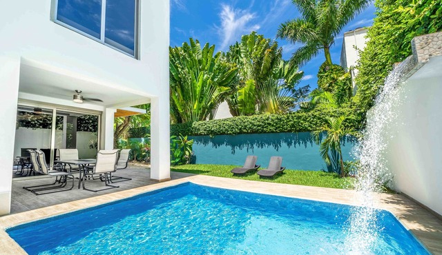 The Castle II - Modern Villa with Private Pool at a Safe Gated Community