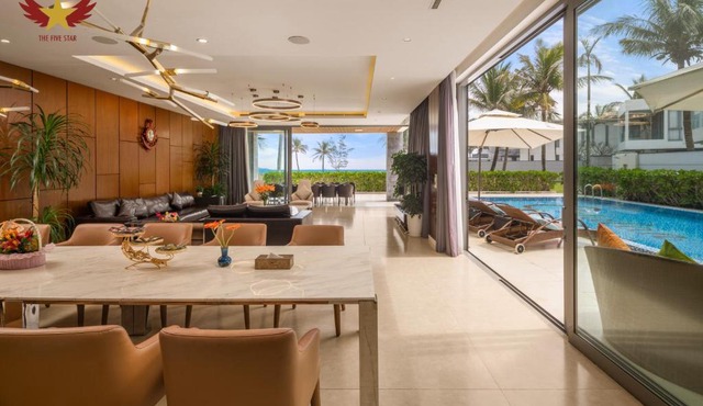 The Five Stars Villa 7 Bedrooms Beachfront