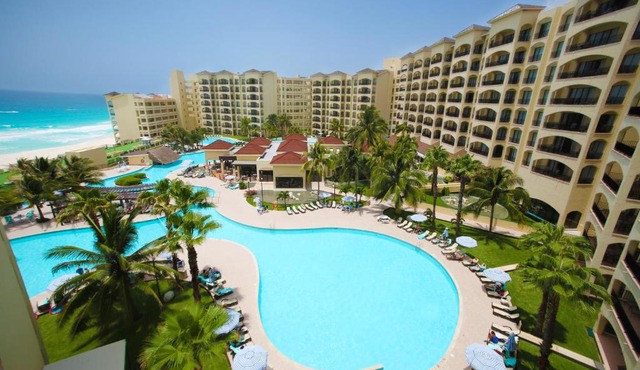 The Royal Islander – An All Suites Resort