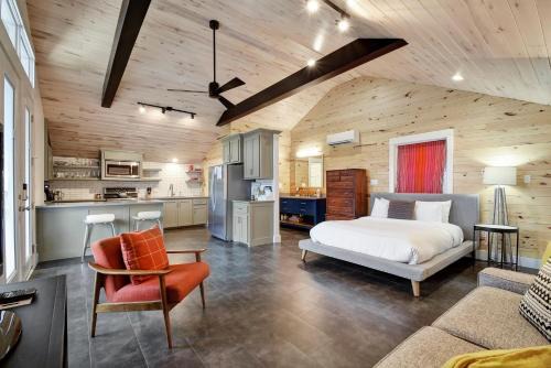 The SoCo Studio by Lodgewell - 2 cute 2 b 4 gotten in Austin