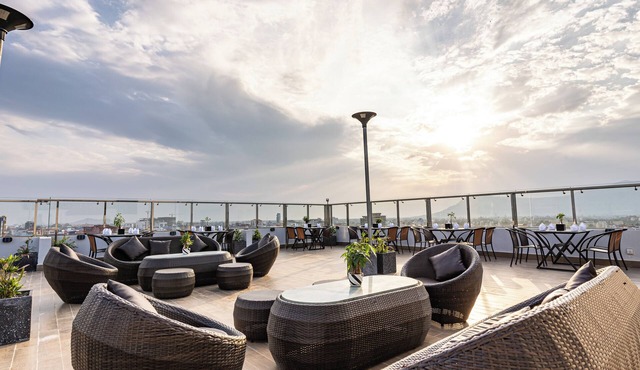 THE SQUARE KAMPOT HOTEL