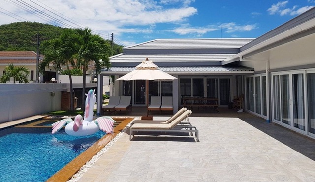 Thiva Pool Villa Hua Hin