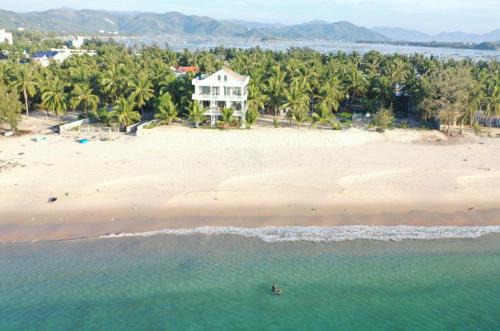 Timothe Beach Hotel & Apartments