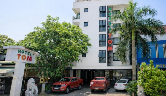 Tom Hotel Huế near Phu Bai Airport