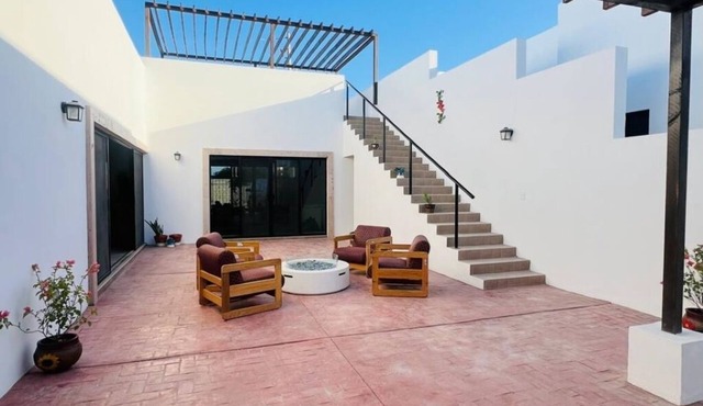 Tranquil 3-bedroom house in El Centenario with WiFi in El Centenario