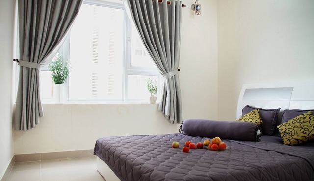 Tranquil furnished condo, lake & seaview from bed